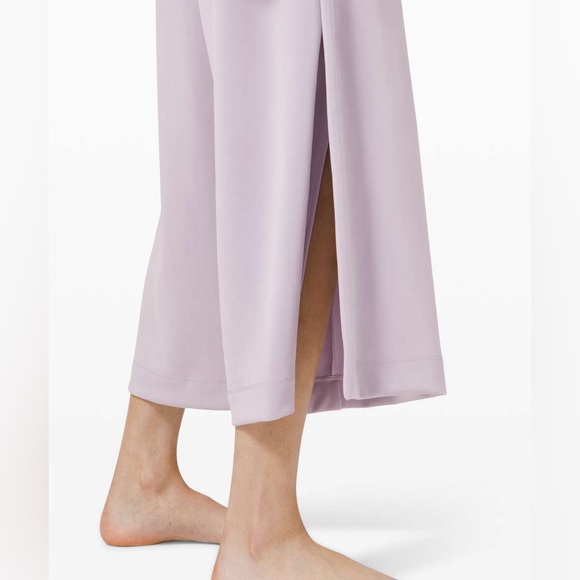 Lululemon Seek Softness Mid Rise Crop
Stargaze - Picture 3 of 8